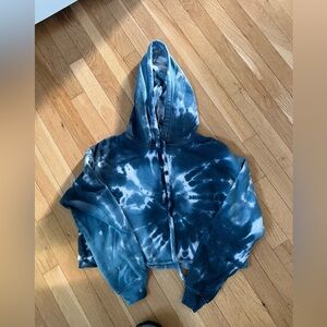 Cropped tie-dye hoodie